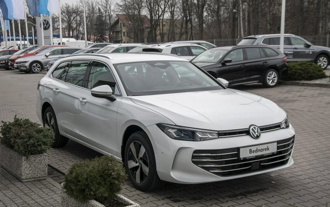 Volkswagen Passat cena 206100 przebieg: 5, rok produkcji 2024 z Wyśmierzyce małe 631